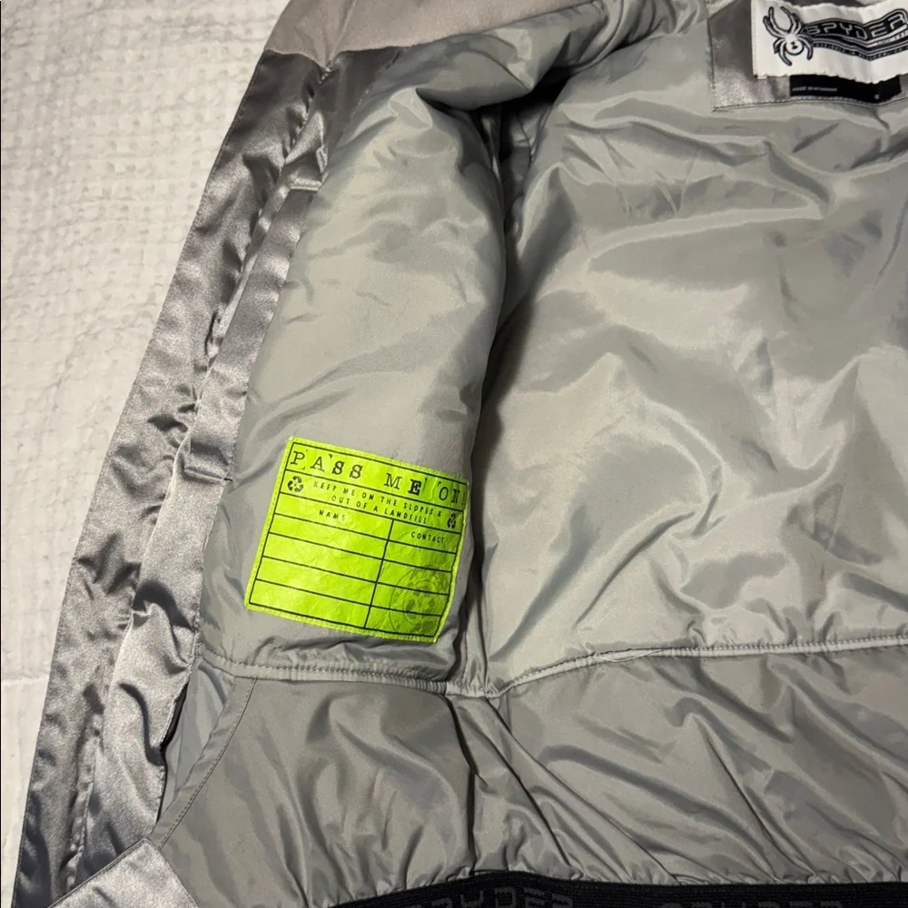 Spyder Girls Lola Insulated Ski or Snow Jacket Silver - Picture 4 of 13
